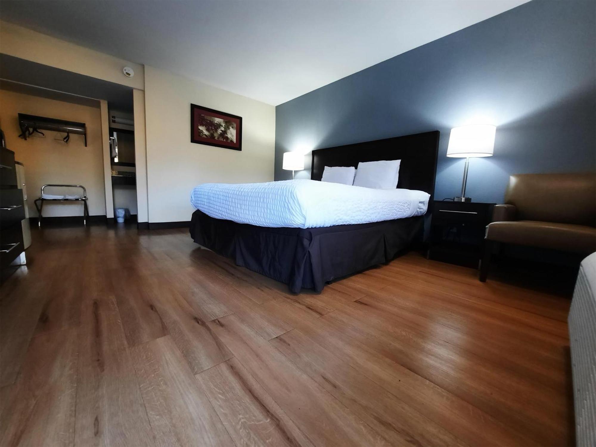 Americas Best Value Inn Moline Exterior photo