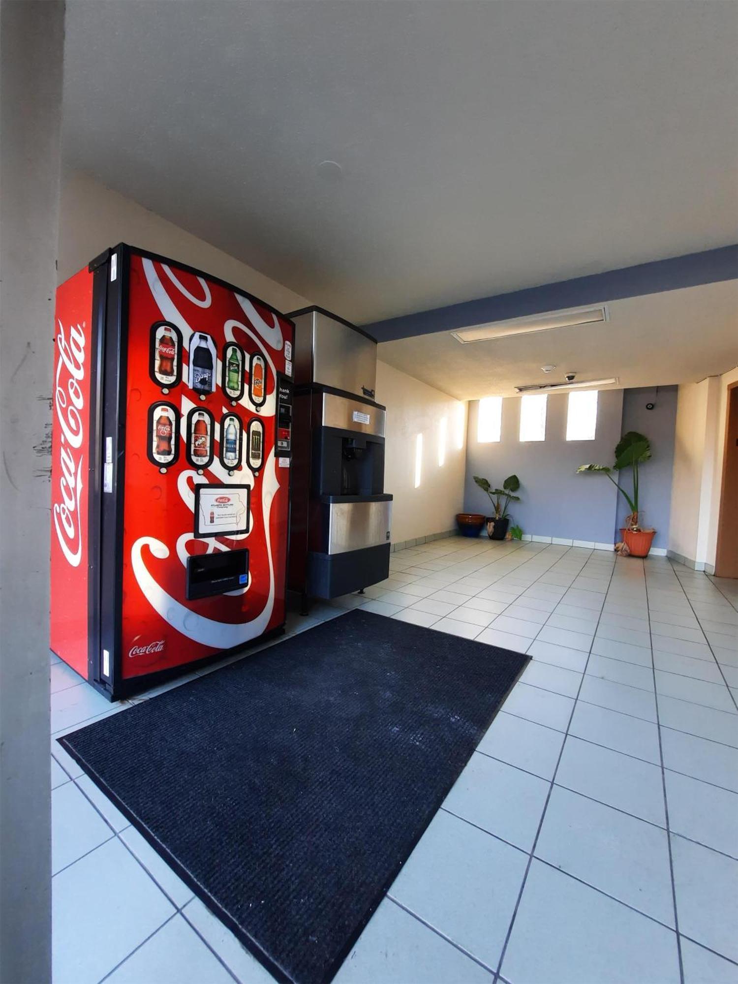 Americas Best Value Inn Moline Exterior photo