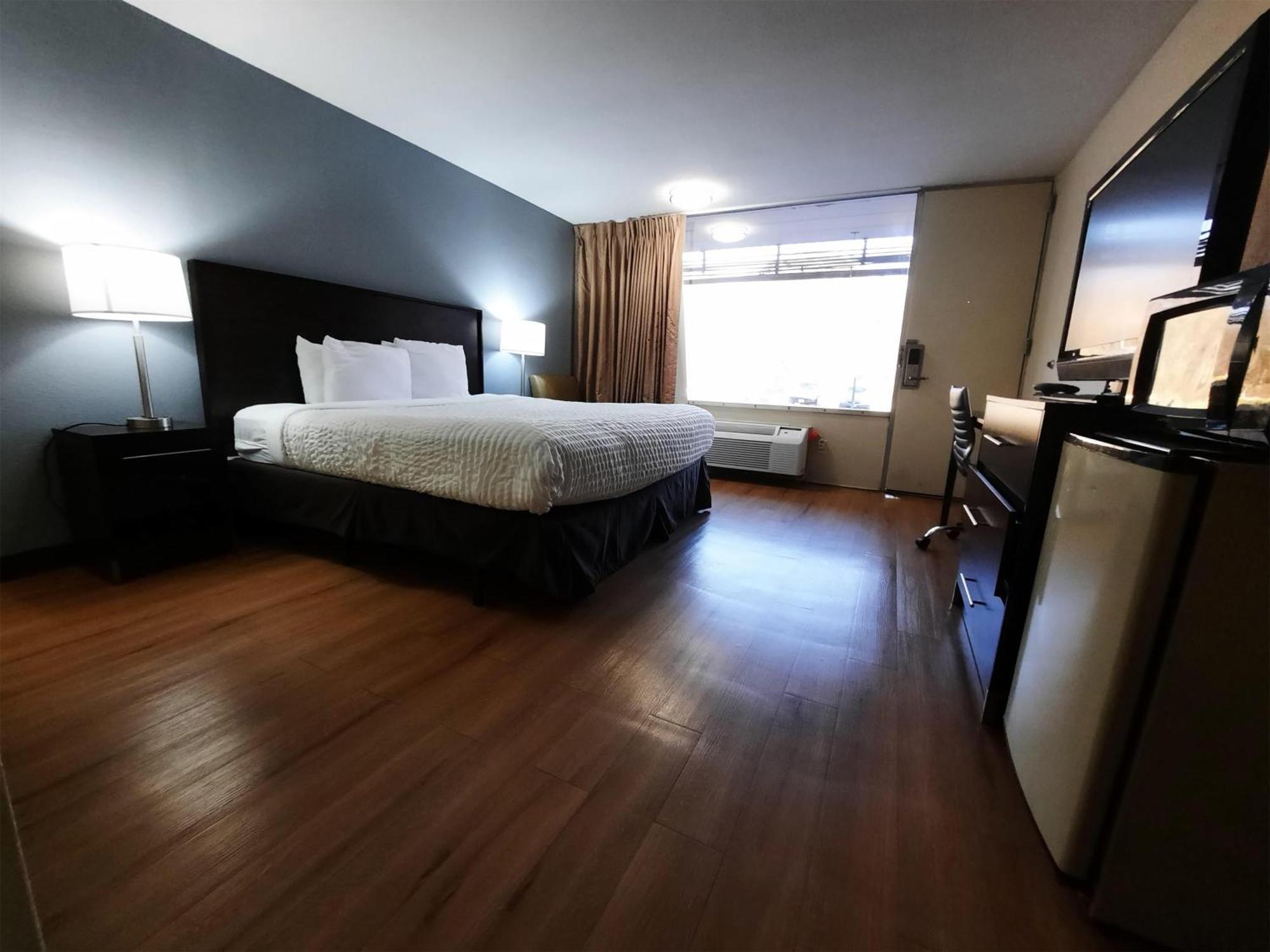 Americas Best Value Inn Moline Exterior photo