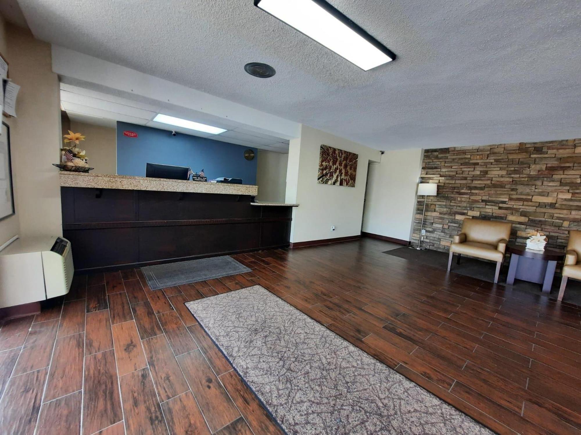Americas Best Value Inn Moline Exterior photo